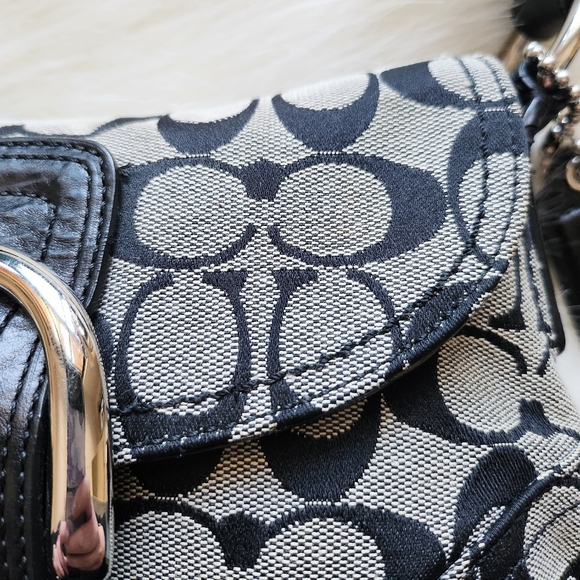 Coach Y2K Vintage Signature Soho Bag - Picture 2 of 14